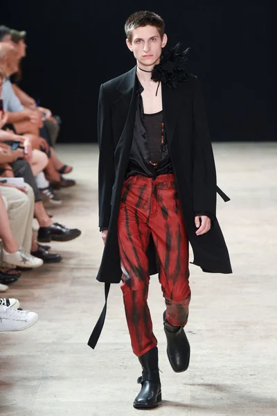 Look 28